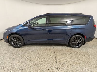 2022 Chrysler Pacifica Touring L AWD