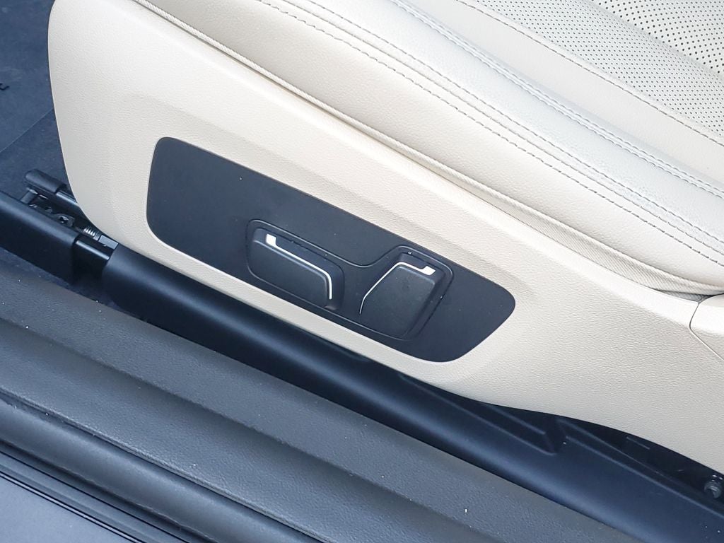 2025 BMW 2 Series 230i