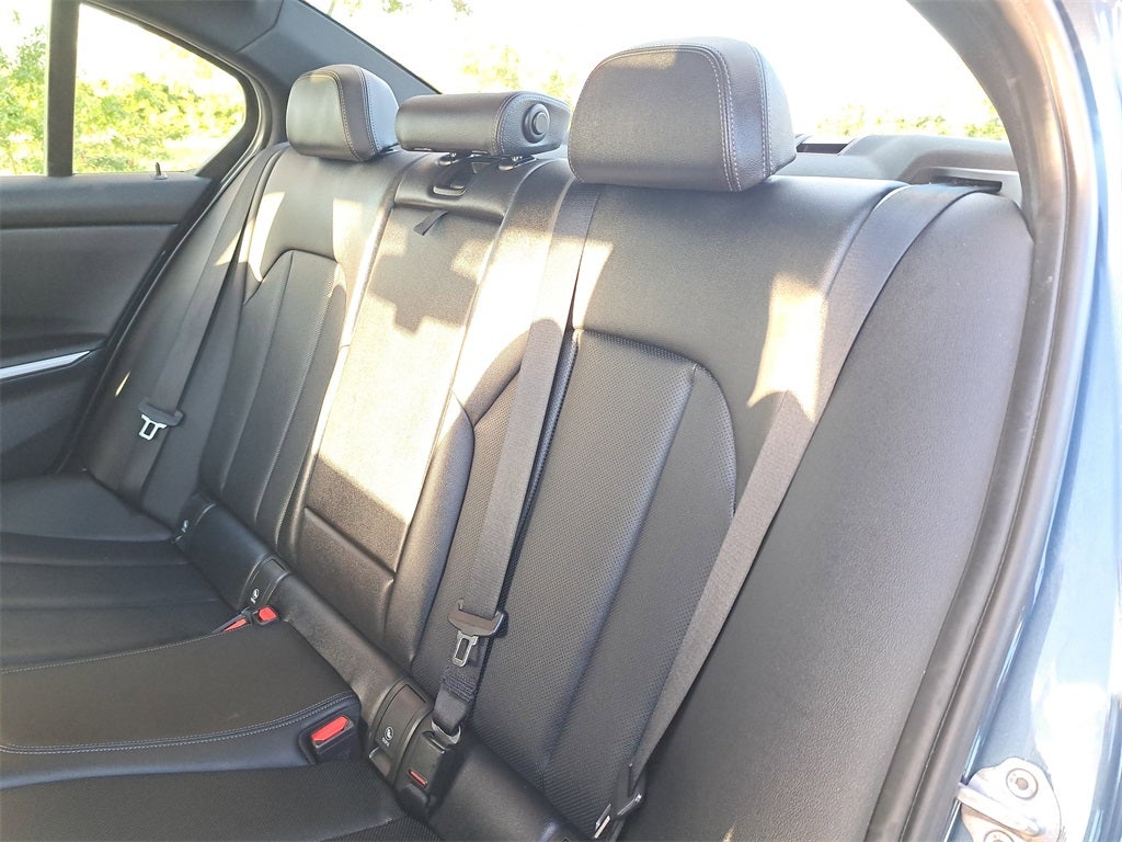 2025 BMW 3 Series 330i