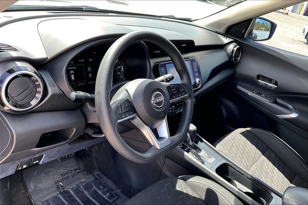 2022 Nissan Kicks SV