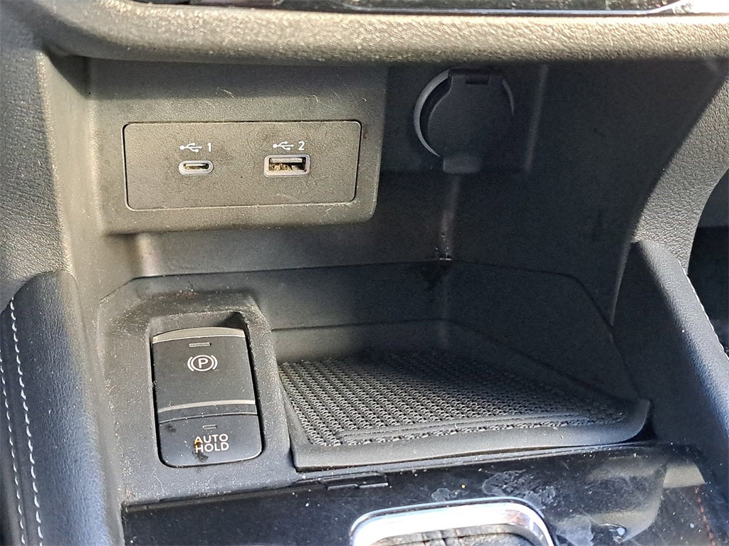 2021 Nissan Kicks SR