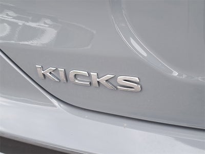 2023 Nissan Kicks SR