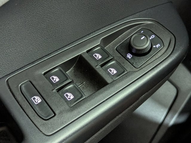 2024 Volkswagen Taos SE FWD