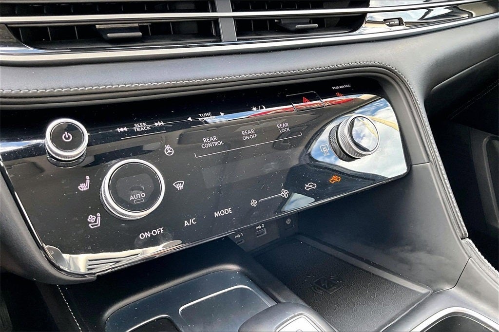 2024 INFINITI QX60 LUXE