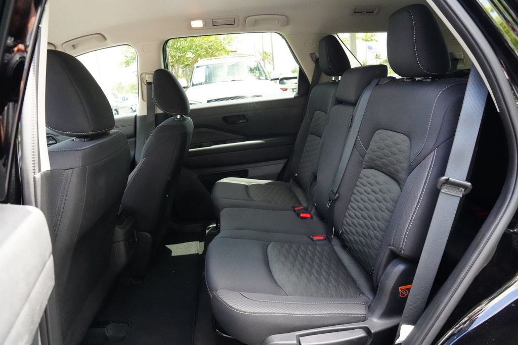 2023 Nissan Pathfinder S