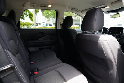 2023 Nissan Pathfinder S