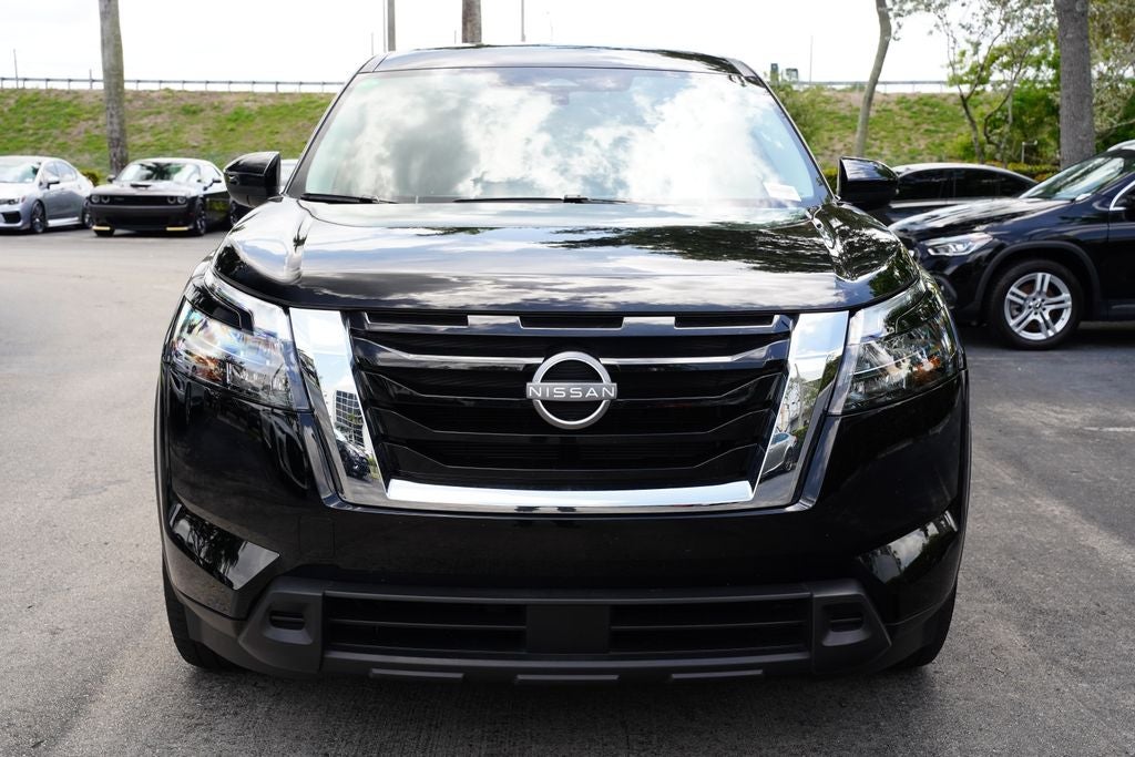 2023 Nissan Pathfinder S