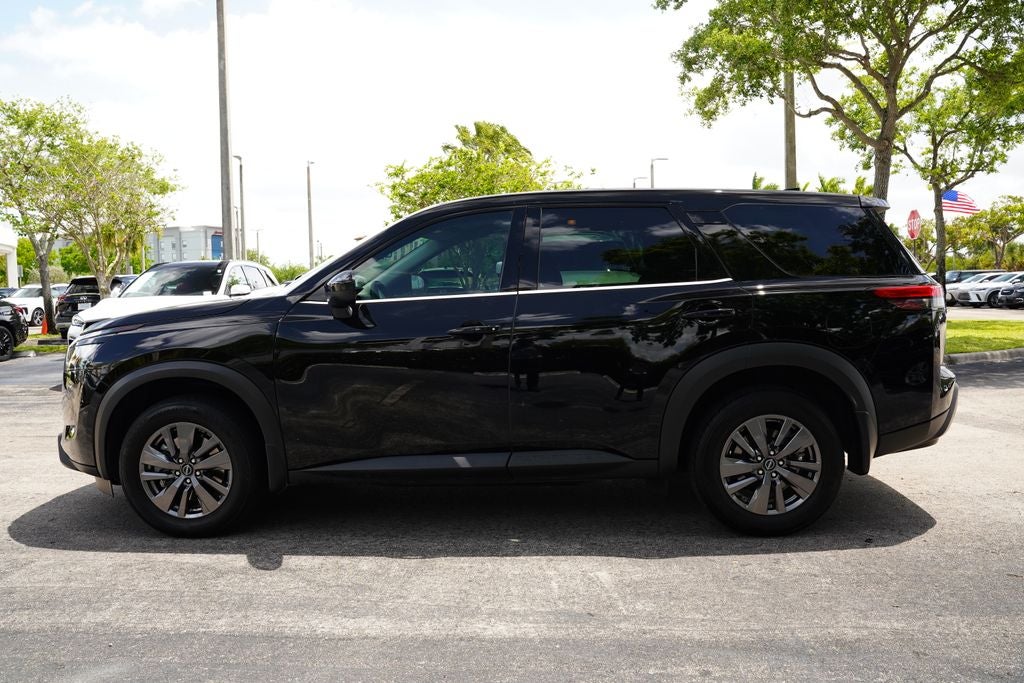 2023 Nissan Pathfinder S