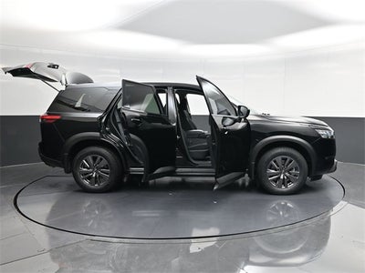 2024 Nissan Pathfinder S