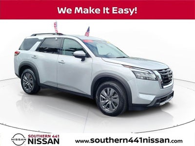 2024 Nissan Pathfinder SV