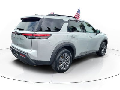 2024 Nissan Pathfinder SV