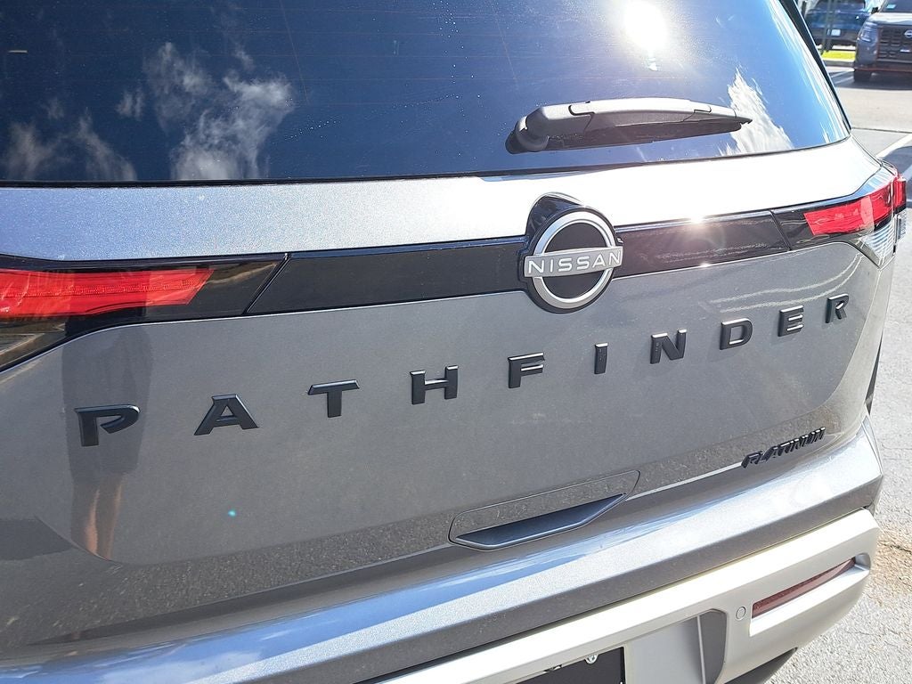 2025 Nissan Pathfinder Platinum