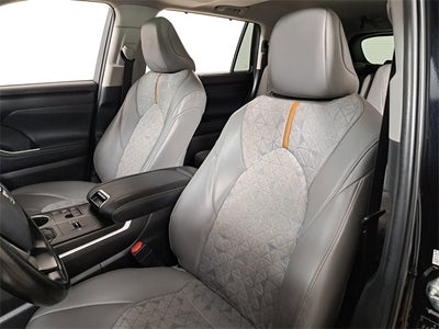 2023 Toyota Highlander Hybrid Bronze Edition