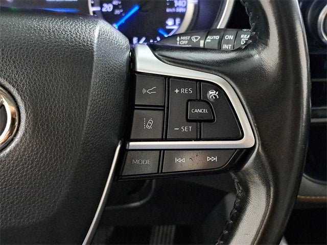 2023 Toyota Highlander Hybrid Bronze Edition