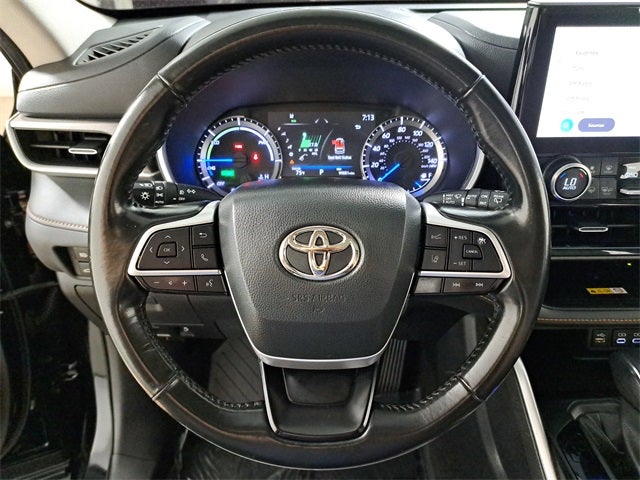 2023 Toyota Highlander Hybrid Bronze Edition