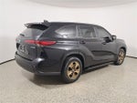 2023 Toyota Highlander Hybrid Bronze Edition