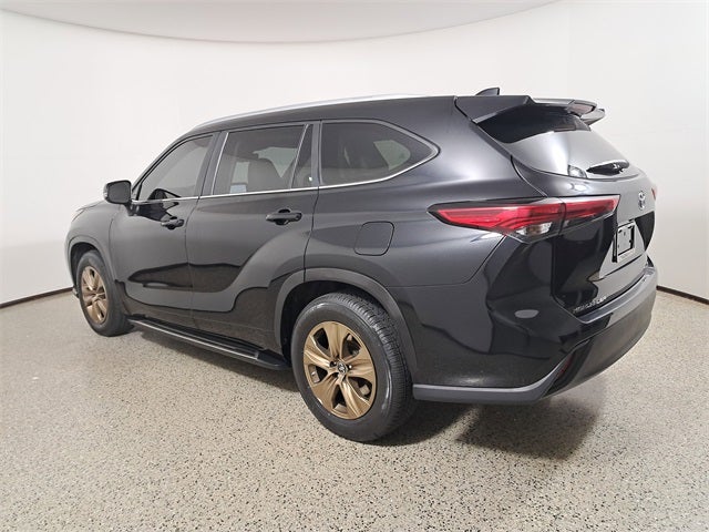 2023 Toyota Highlander Hybrid Bronze Edition