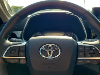 2021 Toyota Highlander Hybrid Platinum
