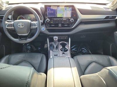2021 Toyota Highlander Hybrid Platinum