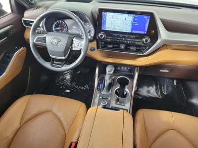 2022 Toyota Highlander Platinum