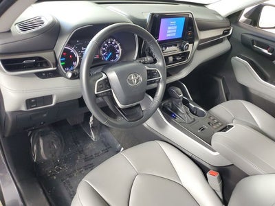 2024 Toyota Highlander Hybrid XLE