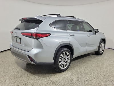 2023 Toyota Highlander Platinum