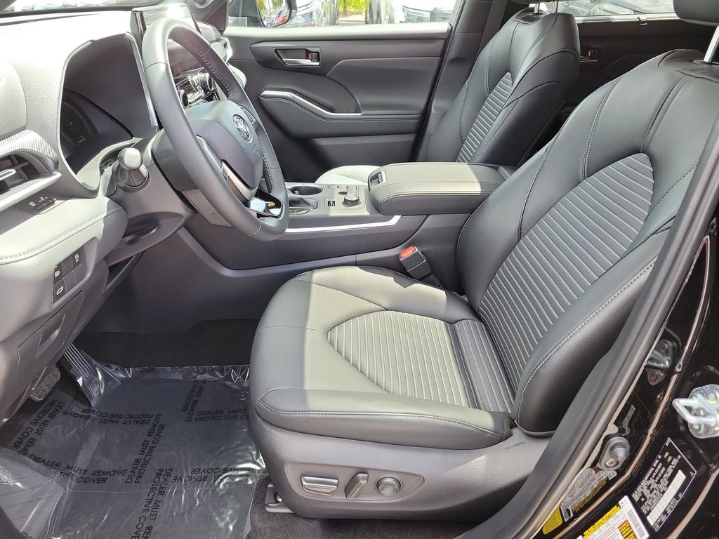 2025 Toyota Highlander XSE