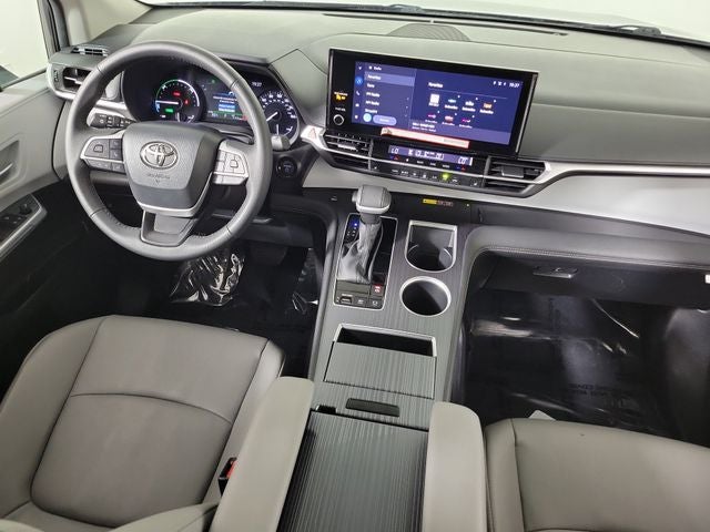 2025 Toyota Sienna XLE 8 Passenger