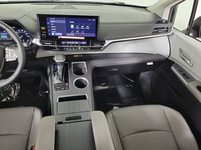 2025 Toyota Sienna XLE 8 Passenger
