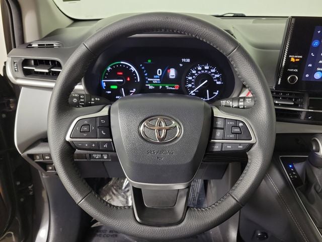 2025 Toyota Sienna XLE 8 Passenger