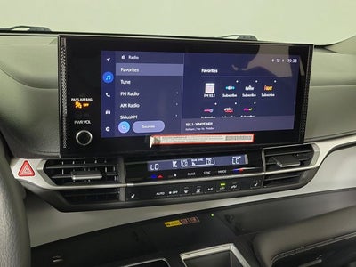 2025 Toyota Sienna XLE 8 Passenger