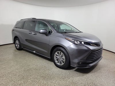 2025 Toyota Sienna XLE 8 Passenger