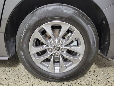 2025 Toyota Sienna XLE 8 Passenger