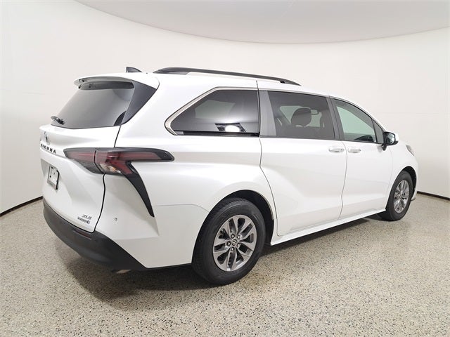 2024 Toyota Sienna XLE 7 Passenger