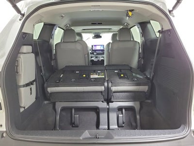 2025 Toyota Sienna XLE 8 Passenger