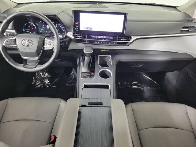 2025 Toyota Sienna XLE 8 Passenger