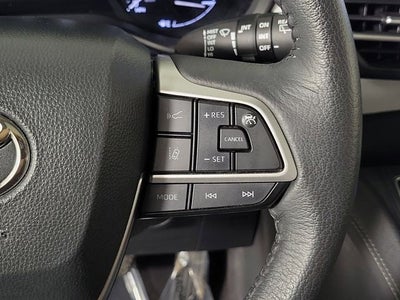 2025 Toyota Sienna XLE 8 Passenger