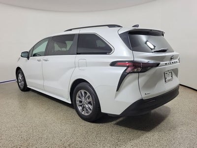 2025 Toyota Sienna XLE 8 Passenger