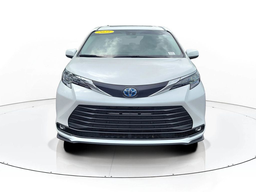 2025 Toyota Sienna XLE 7 Passenger