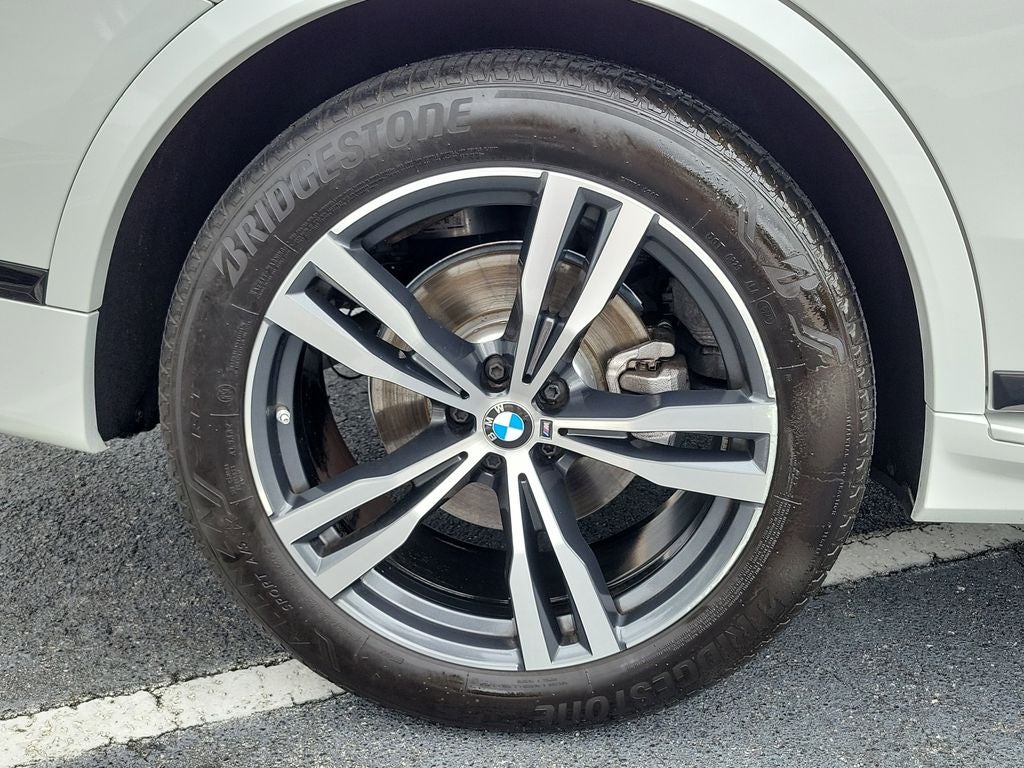 2025 BMW X7 xDrive40i M