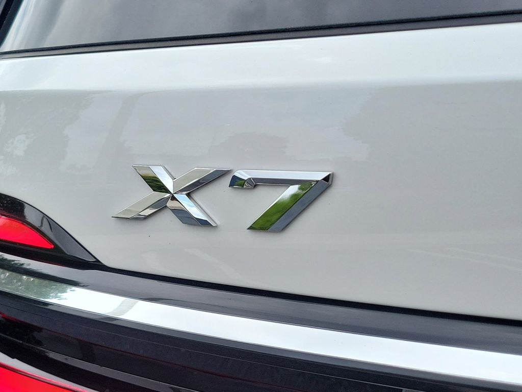 2025 BMW X7 xDrive40i M