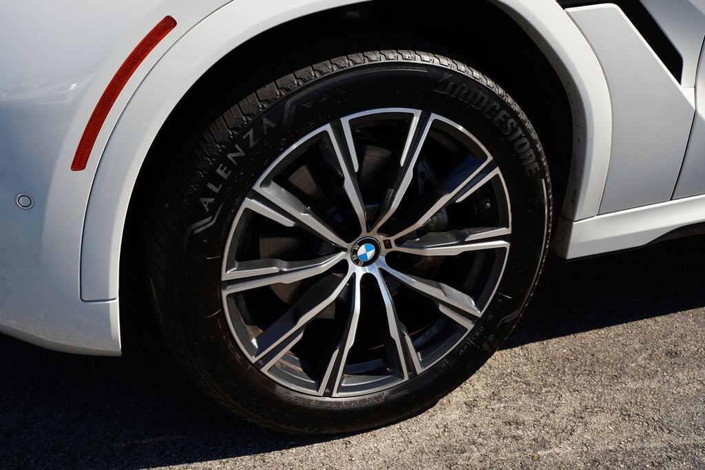 2025 BMW X6 xDrive40i