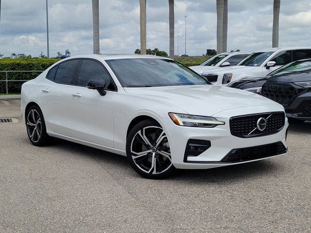 2025 Volvo S60 B5 Plus