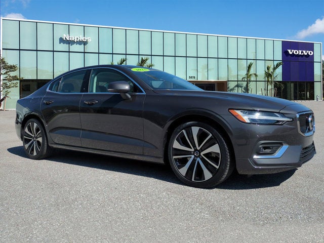 2023 Volvo S60 Ultimate Bright Theme