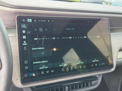 2023 Rivian R1S Adventure