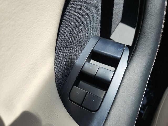 2022 Tesla Model X Base