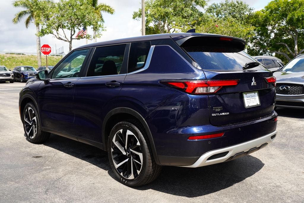 2024 Mitsubishi Outlander SE
