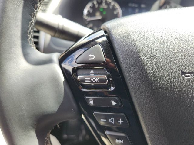 2023 INFINITI QX80 Premium Select