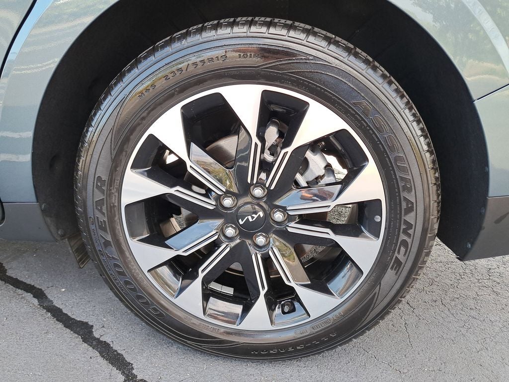 2024 Kia Carnival EX