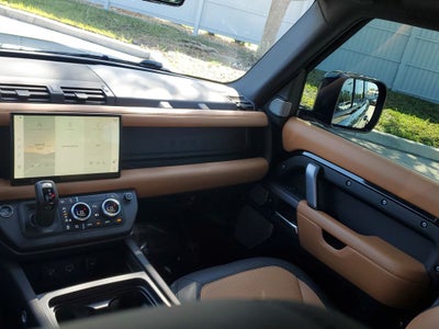 2024 Land Rover Defender 130 X-Dynamic SE
